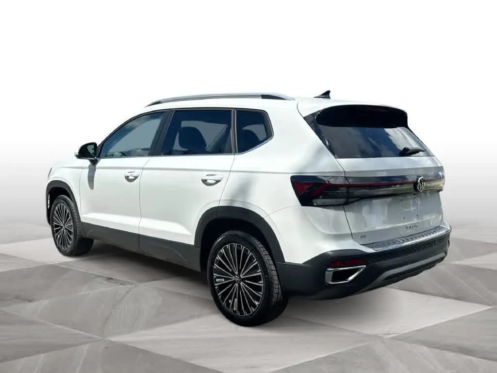 2026 Volkswagen Taos SE photo 6