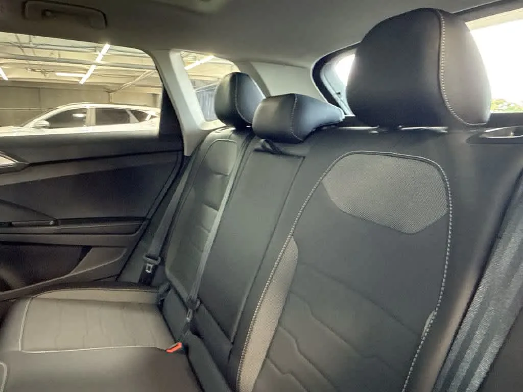 2026 Volkswagen Taos SE Black photo 21