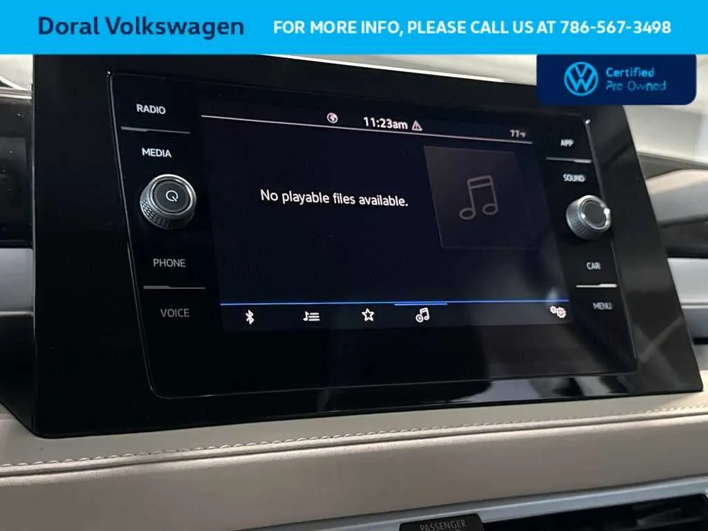 2025 Volkswagen Taos SE photo 18