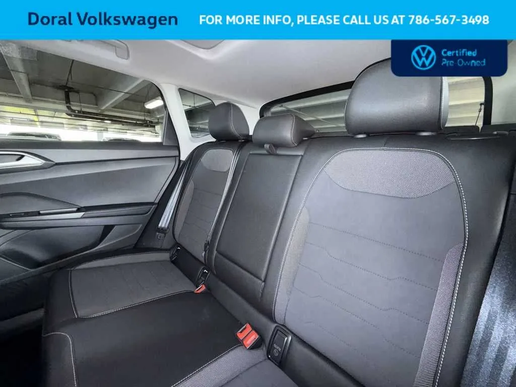 2025 Volkswagen Taos SE Black photo 22
