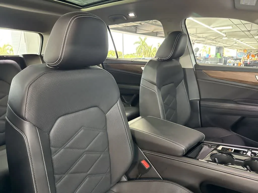 2026 Volkswagen Atlas 2.0T SE w/Technology photo 26