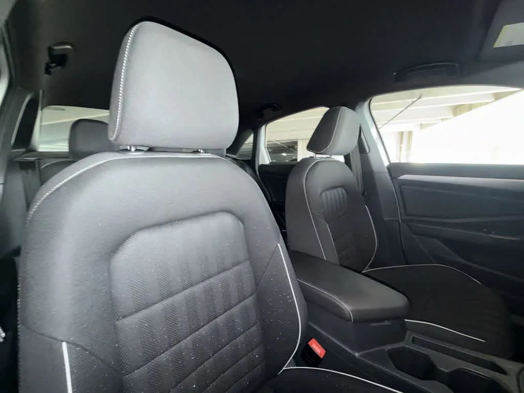 2023 Volkswagen Jetta Sport photo 27