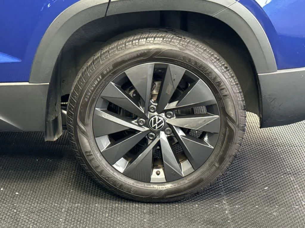 2024 Volkswagen Taos S photo 11
