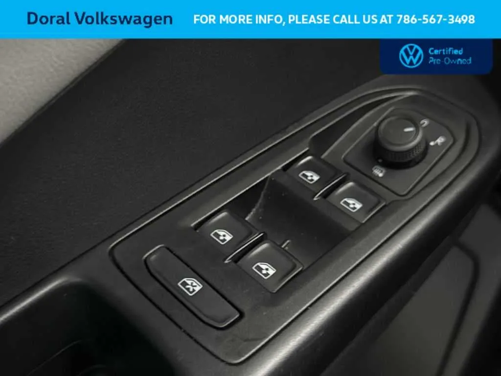 2023 Volkswagen Taos SE photo 17