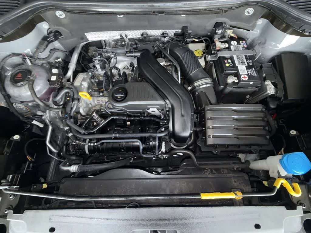 2023 Volkswagen Taos SE photo 12