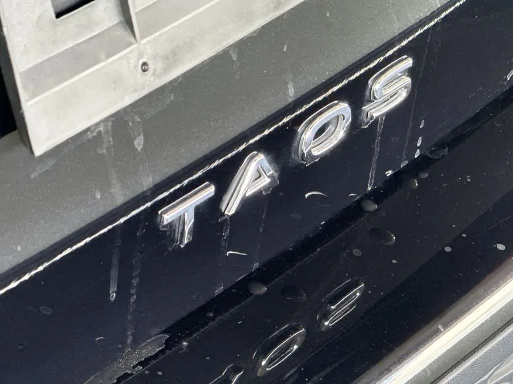 2024 Volkswagen Taos SE photo 10