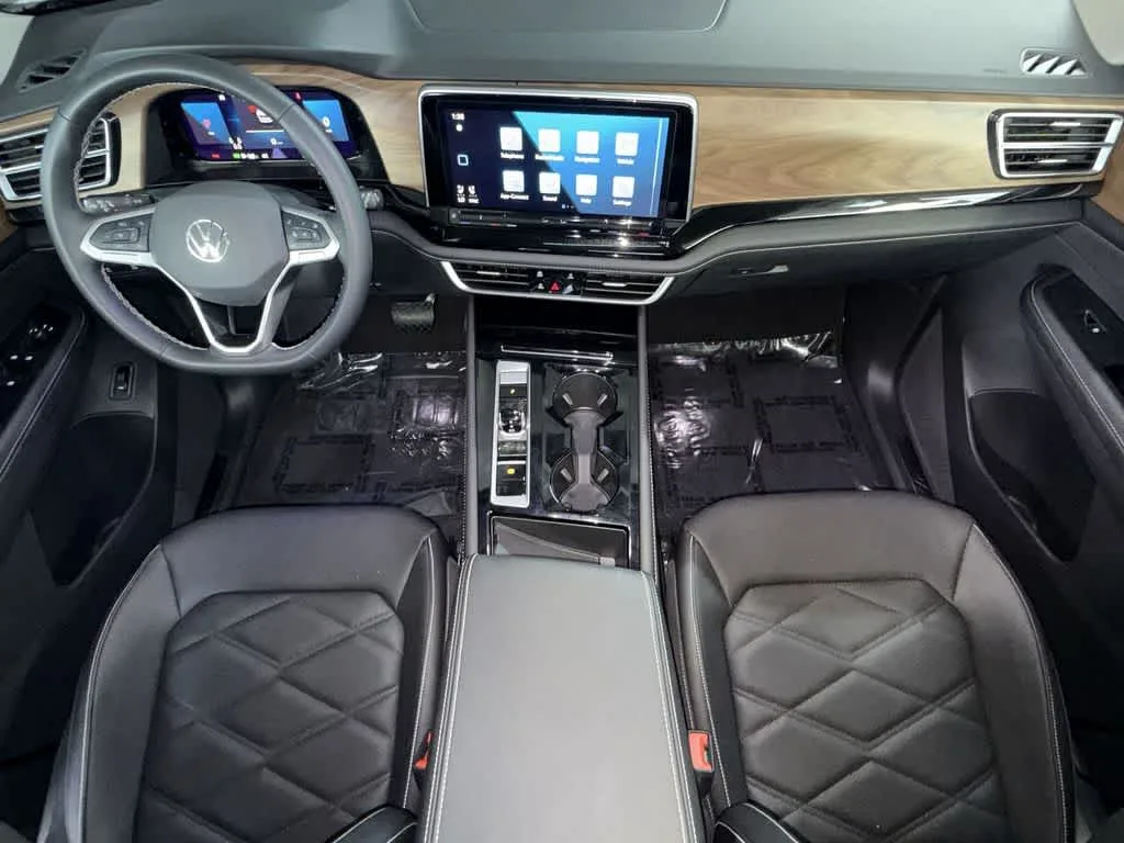 2026 Volkswagen Atlas 2.0T SE w/Technology photo 23