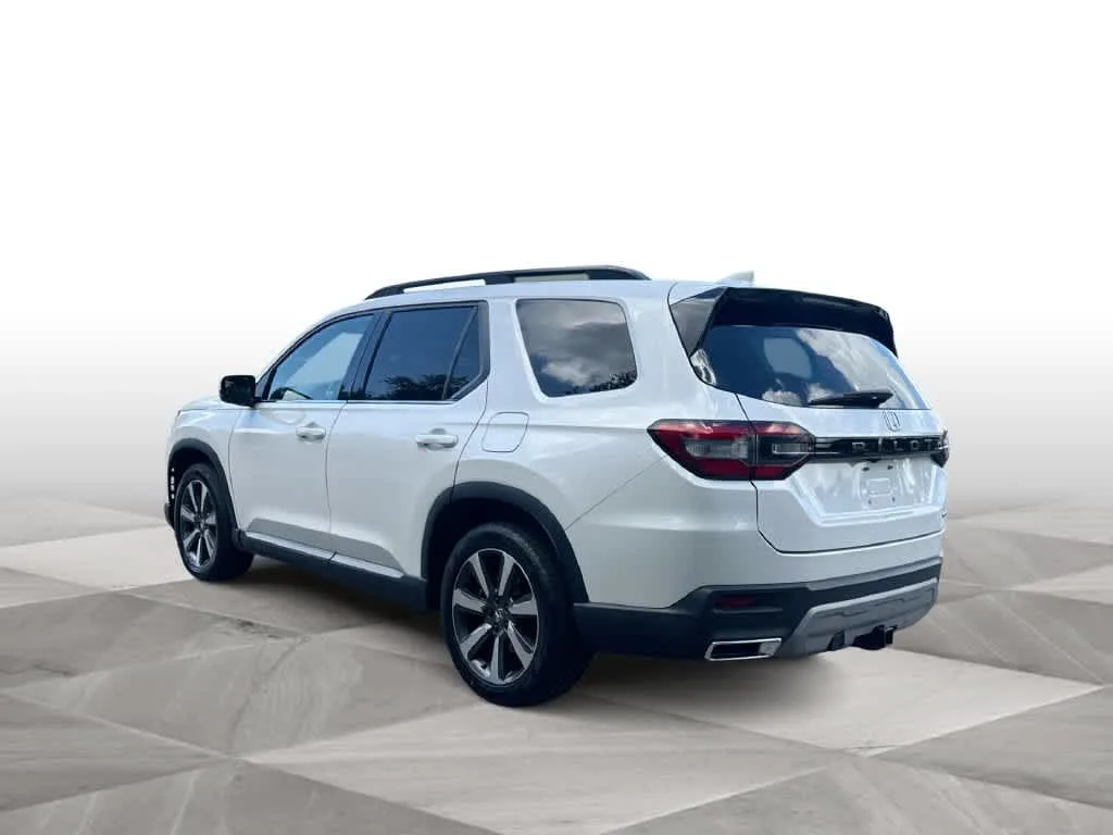 2024 Honda Pilot Touring photo 6
