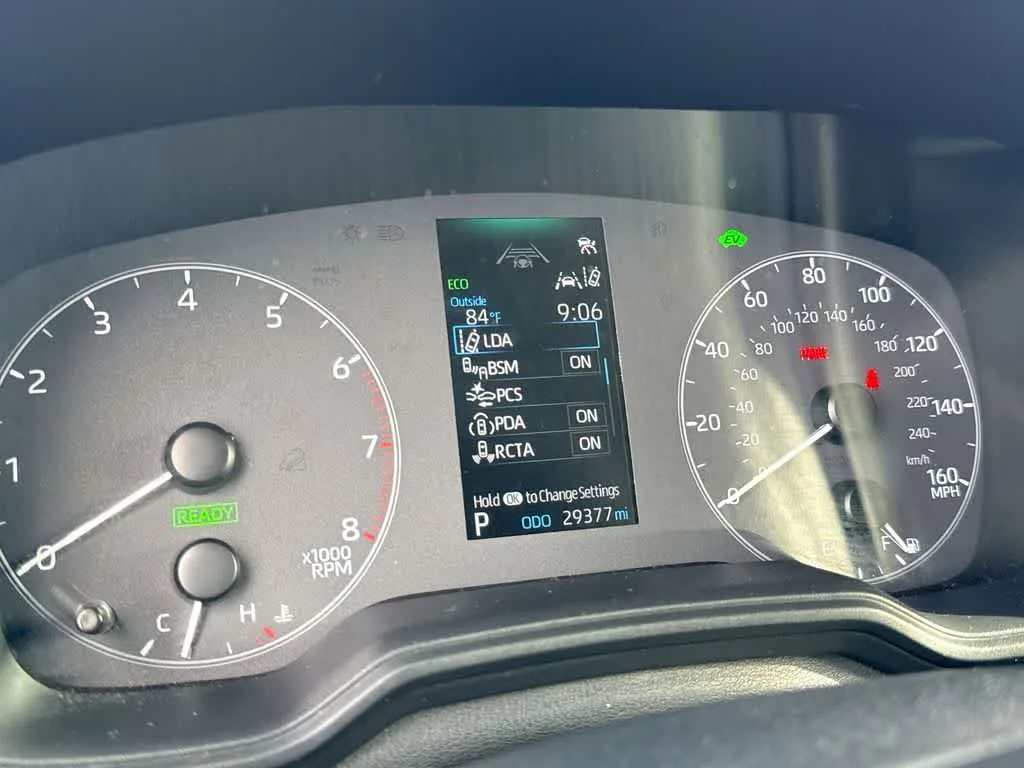 2024 Toyota Corolla Cross Hybrid SE photo 16