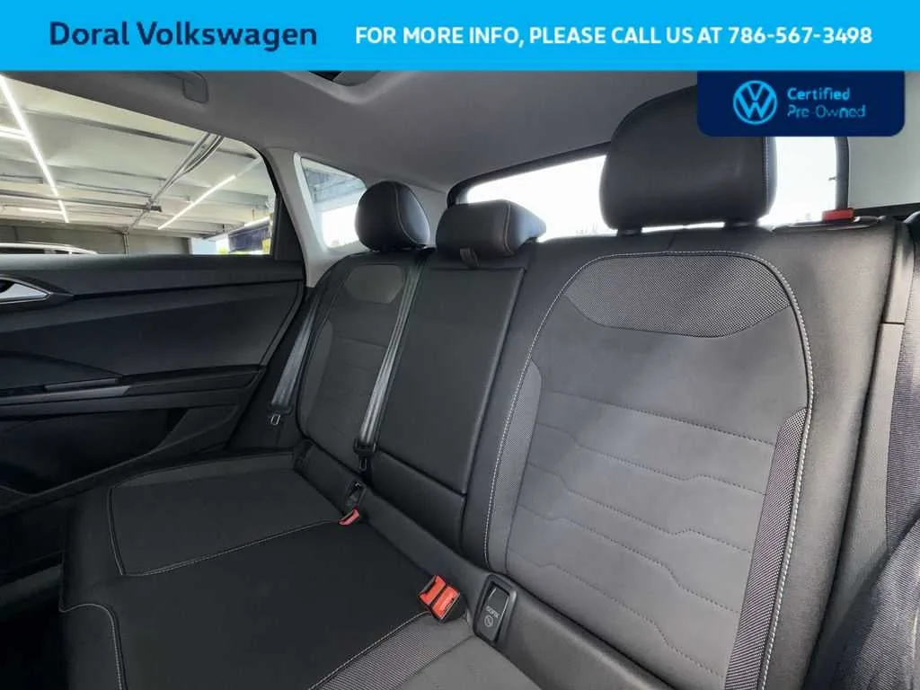 2025 Volkswagen Taos SE Black photo 22
