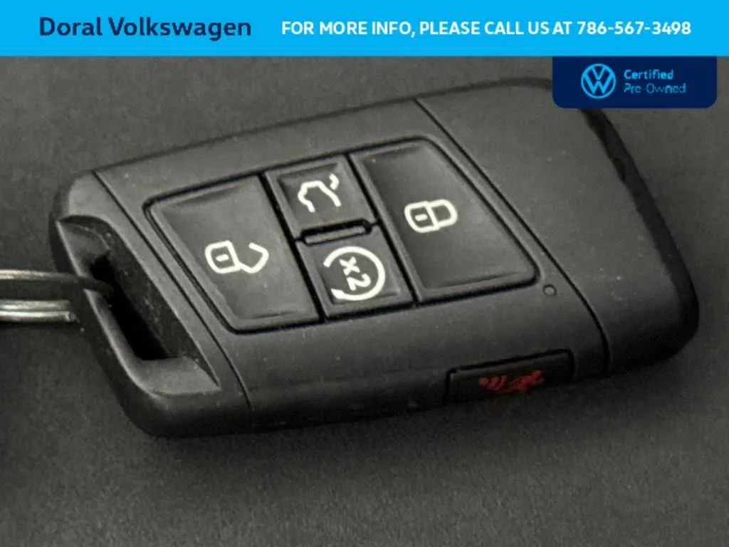 2024 Volkswagen Taos SE photo 28