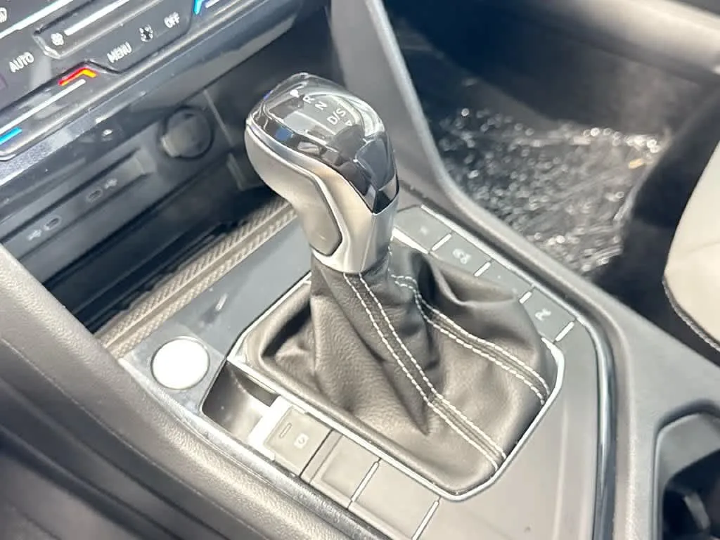 2026 Volkswagen Taos SE photo 21