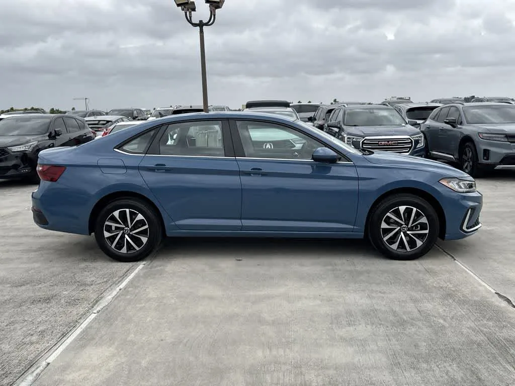 2025 Volkswagen Jetta S photo 12