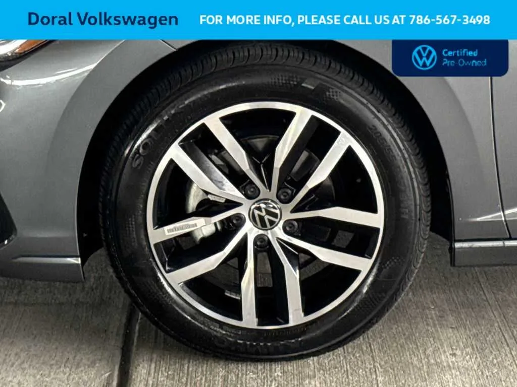 2025 Volkswagen Jetta SE photo 11