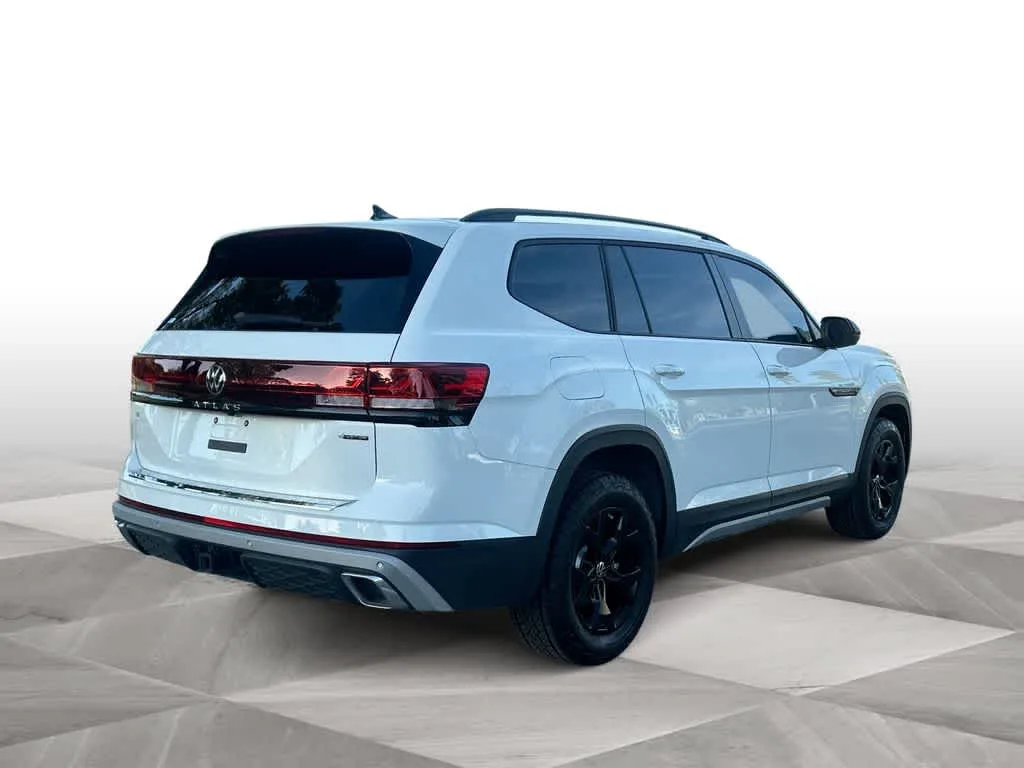 2024 Volkswagen Atlas 2.0T Peak Edition SE w/Technology photo 8