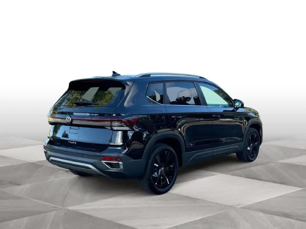 2026 Volkswagen Taos SE photo 8