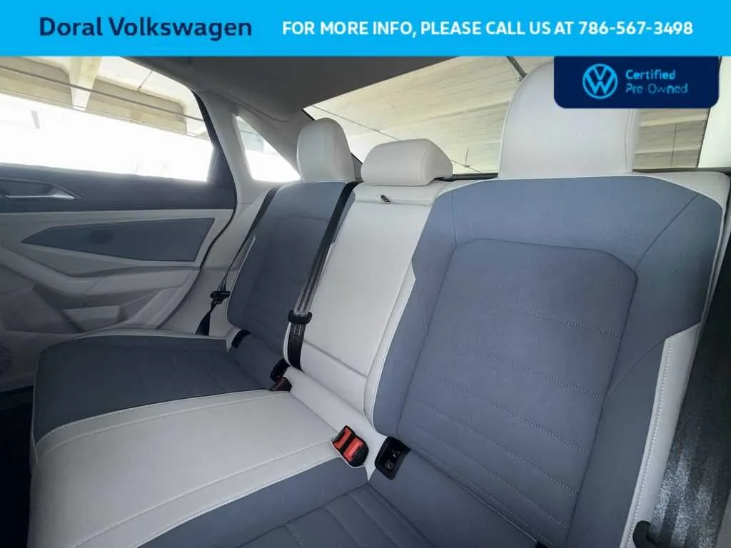 2025 Volkswagen Jetta SE photo 22