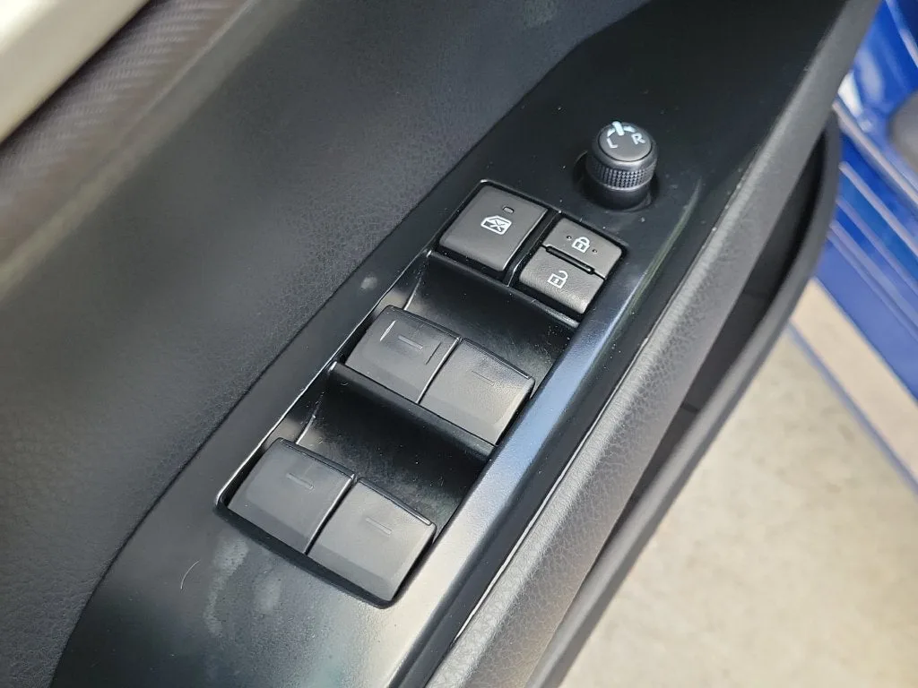 2025 Toyota Camry LE photo 22