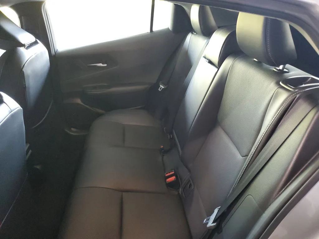 2024 Toyota Prius XLE photo 12