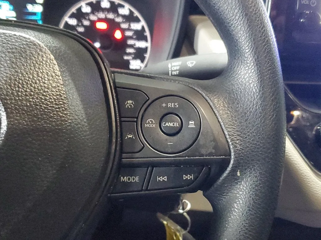 2025 Toyota Corolla LE photo 24