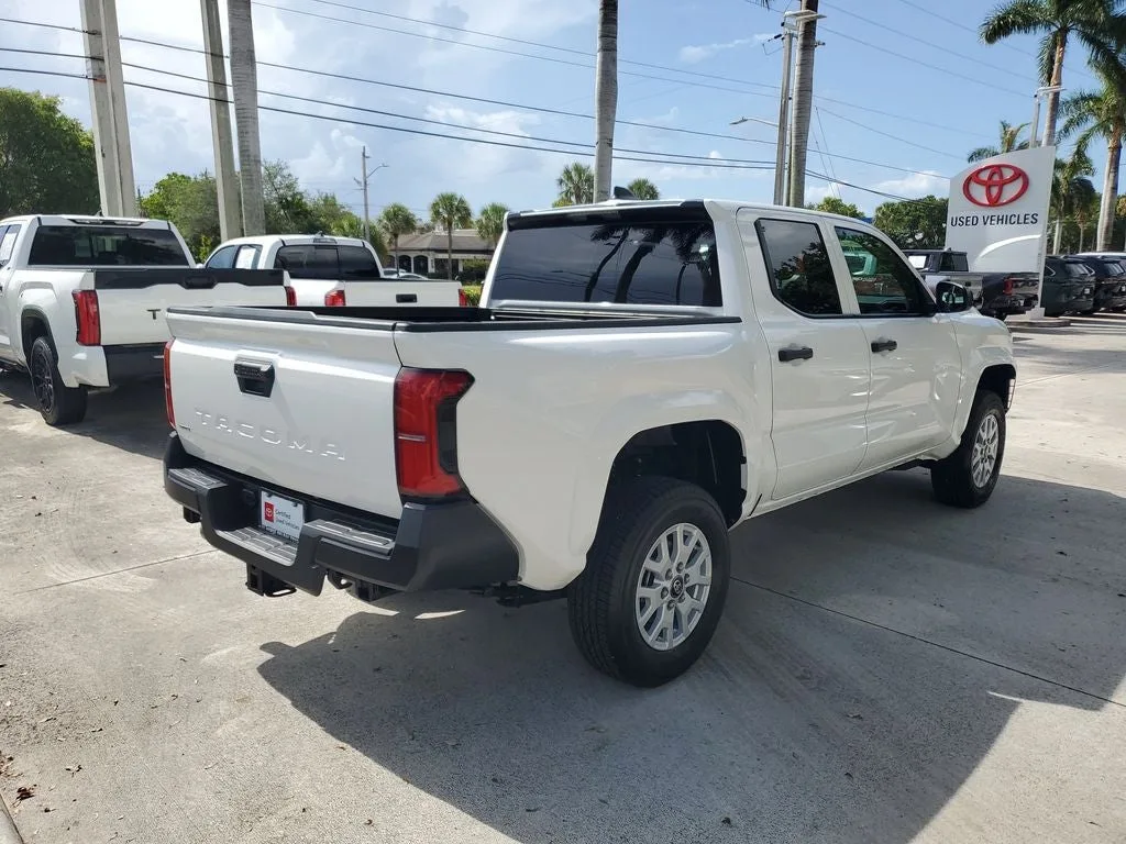 2024 Toyota Tacoma SR photo 4