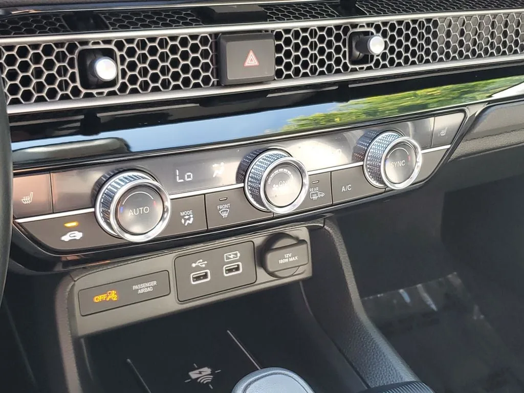 2024 Honda Civic Touring photo 29