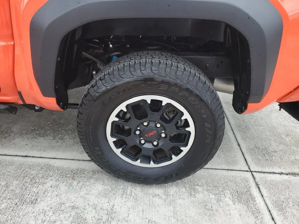 2024 Toyota Tacoma TRD Off-Road photo 7