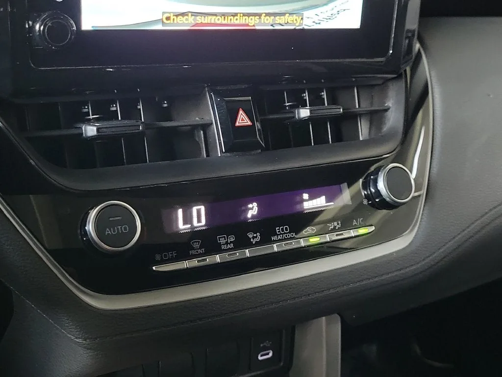 2024 Toyota Corolla Cross Hybrid SE photo 30