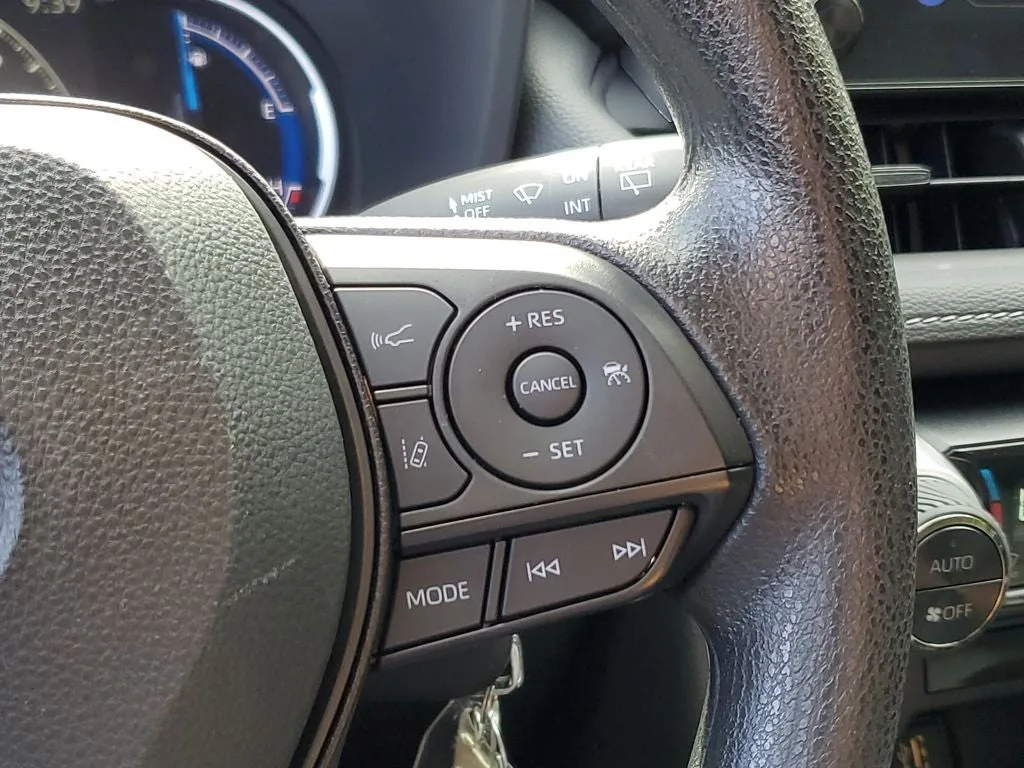 2025 Toyota RAV4 Hybrid LE photo 24