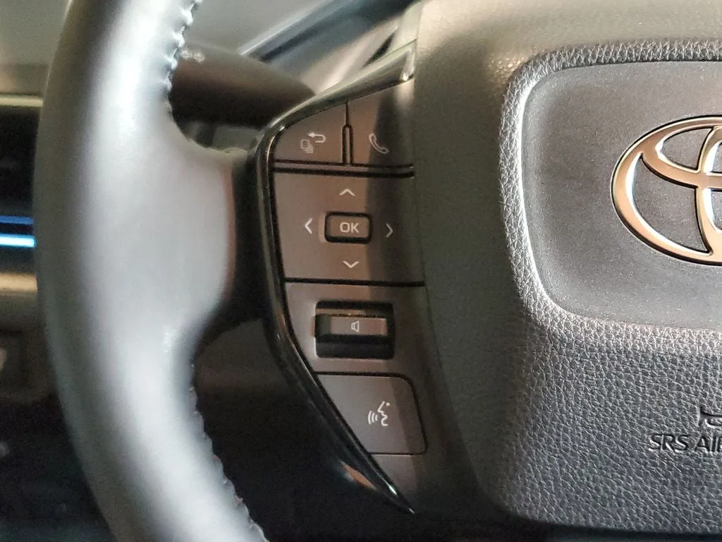 2024 Toyota Prius XLE photo 23