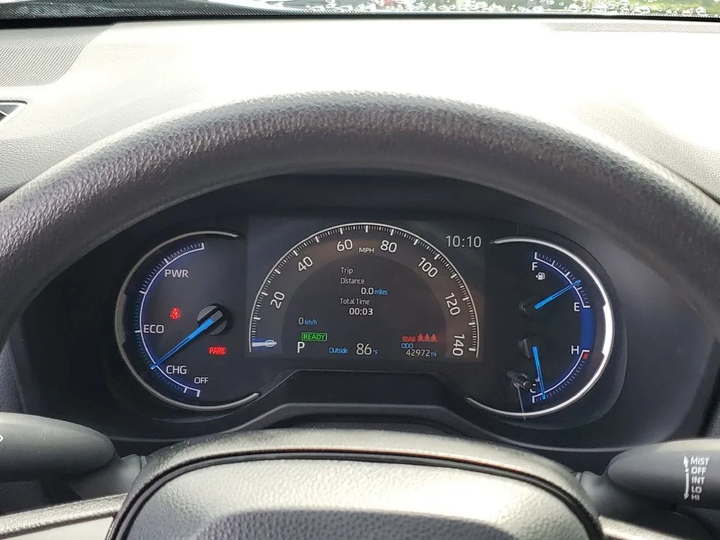 2025 Toyota RAV4 Hybrid LE photo 25