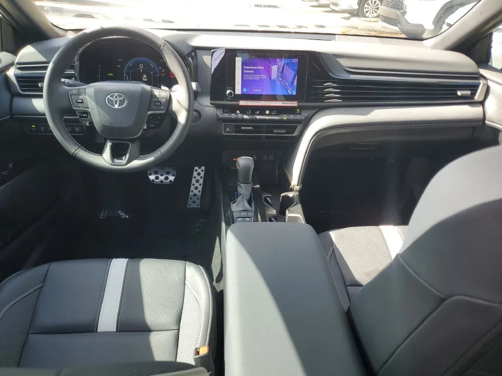2026 Toyota Camry SE photo 14