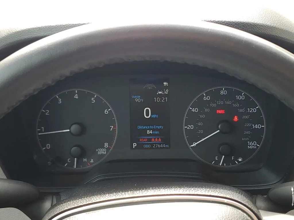 2024 Toyota Corolla Cross LE photo 26