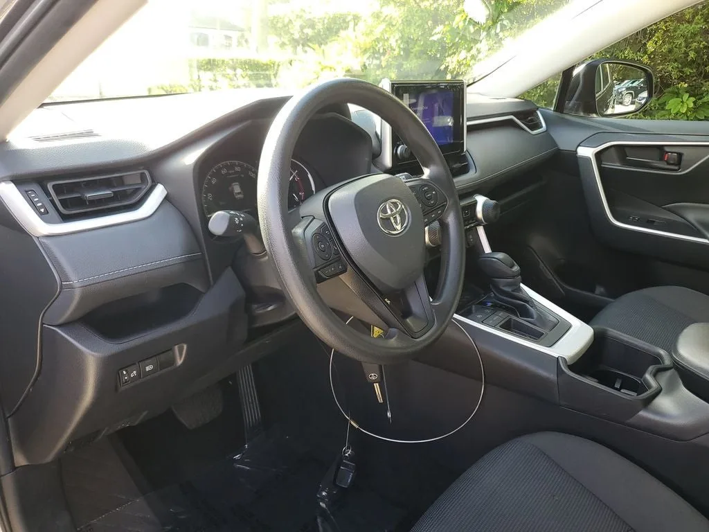 2024 Toyota RAV4 LE photo 20