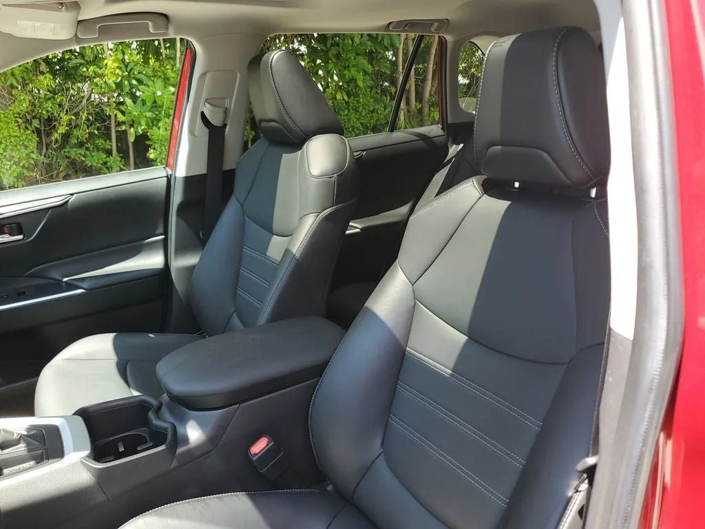 2022 Toyota RAV4 XLE Premium photo 21