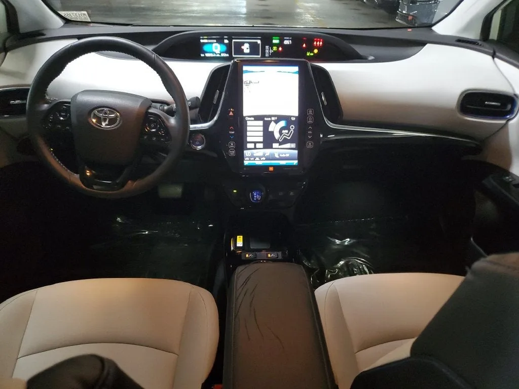 2021 Toyota Prius Limited photo 15