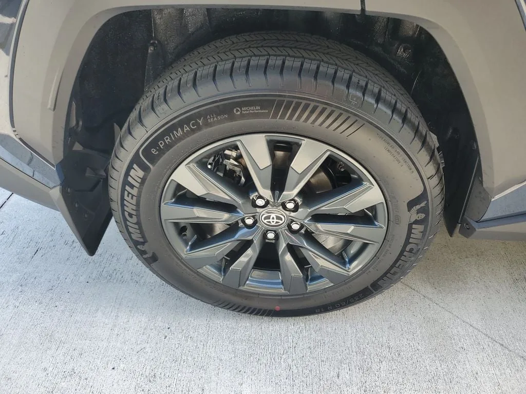 2026 Toyota RAV4 XLE Premium photo 7