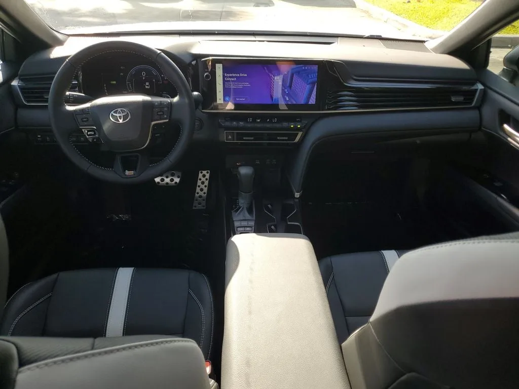 2026 Toyota Camry SE Nightshade photo 15