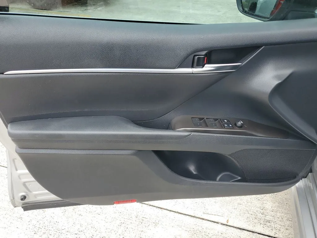 2024 Toyota Camry SE photo 17