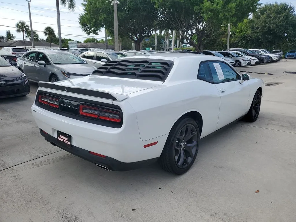 2019 Dodge Challenger SXT photo 4