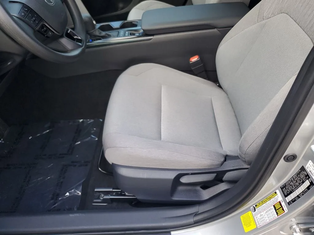 2025 Toyota Camry LE photo 20