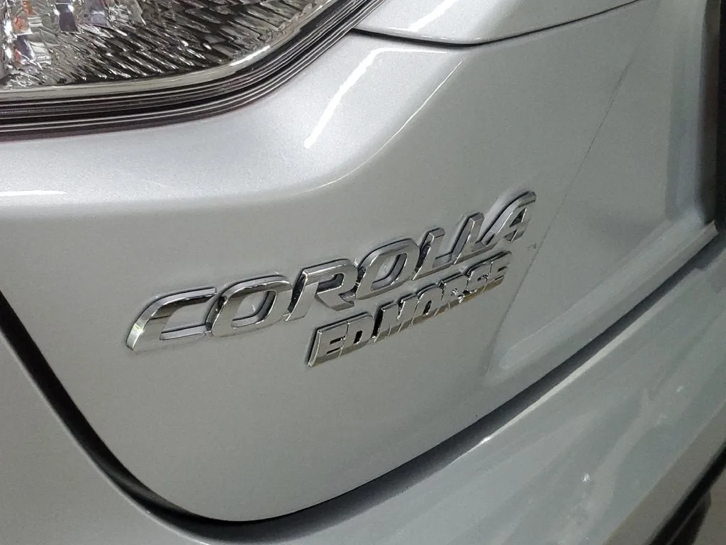 2026 Toyota Corolla SE photo 8