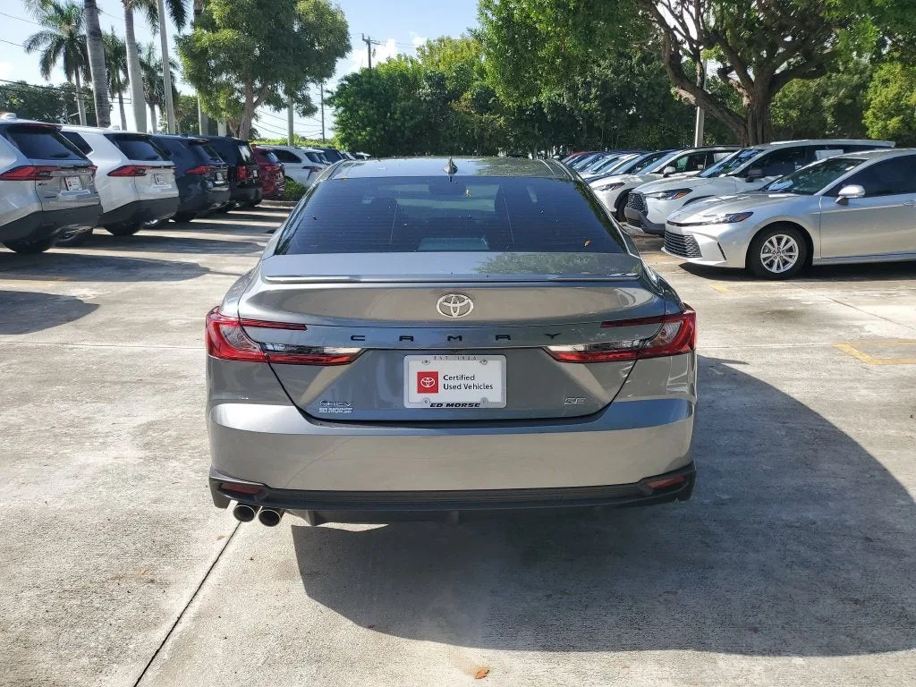 2026 Toyota Camry SE photo 5