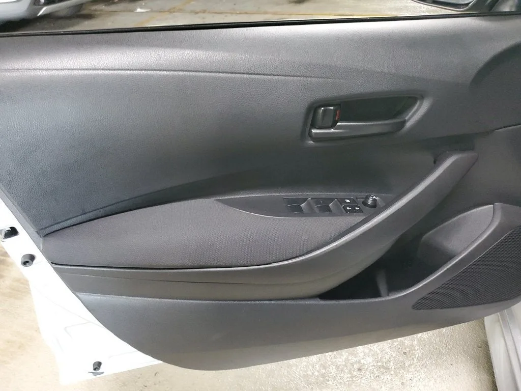 2025 Toyota Corolla LE photo 18