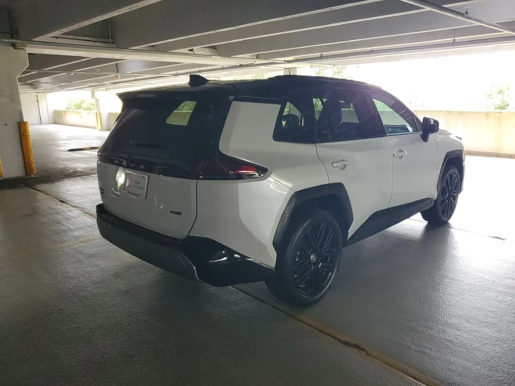2026 Toyota RAV4 XSE photo 4
