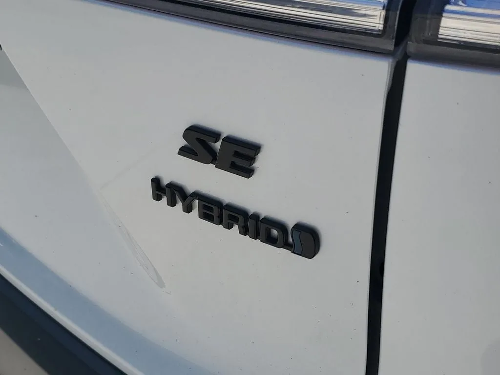 2023 Toyota Corolla Cross Hybrid SE photo 8