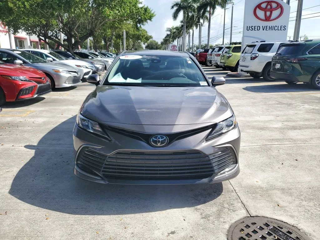 2023 Toyota Camry LE photo 2