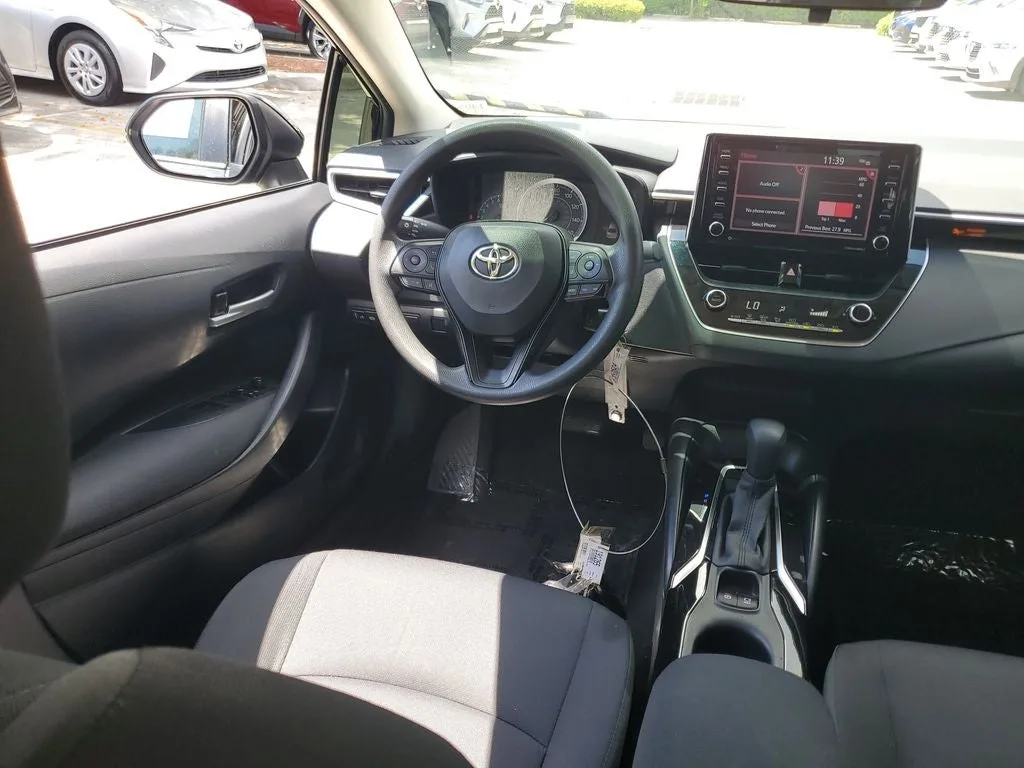 2021 Toyota Corolla LE photo 14