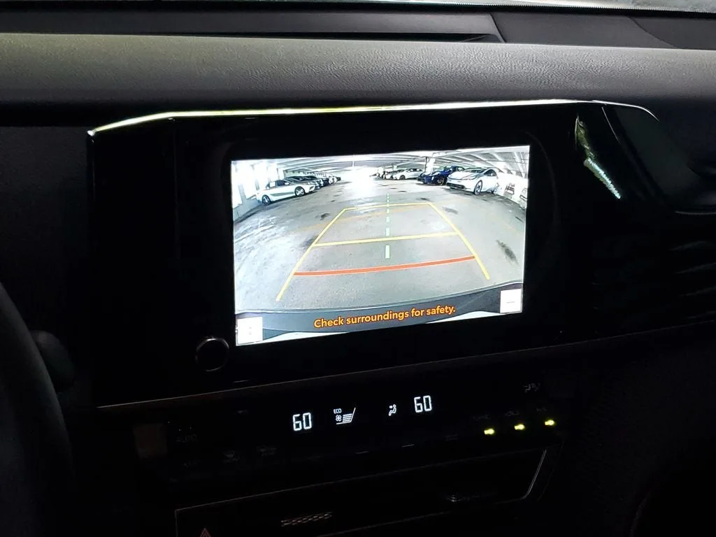 2025 Toyota Camry SE photo 25
