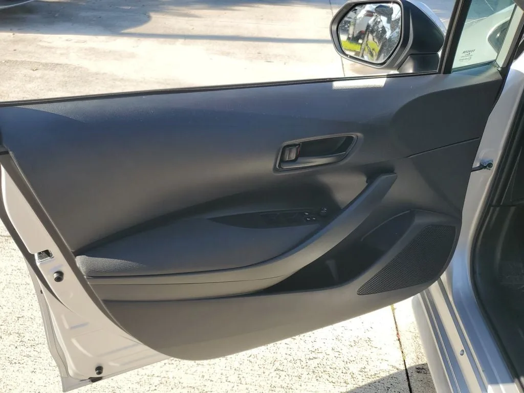 2024 Toyota Corolla LE photo 17